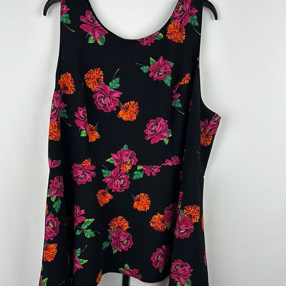 Torrid High/Low Stretchy Floral Sleeveless Top - Picture 1 of 8